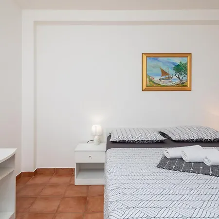 ホテル Adriatic Blue ロクヴァ・ロゴズニツァ