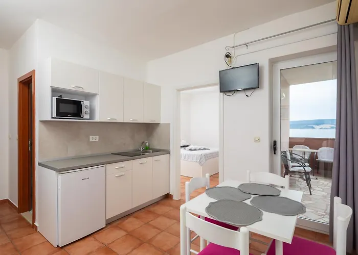 Adriatic Blue * ロクヴァ・ロゴズニツァ